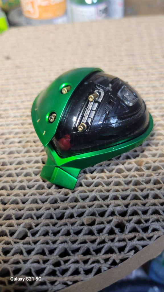 自分の不運もあり左頭を再塗装中…。