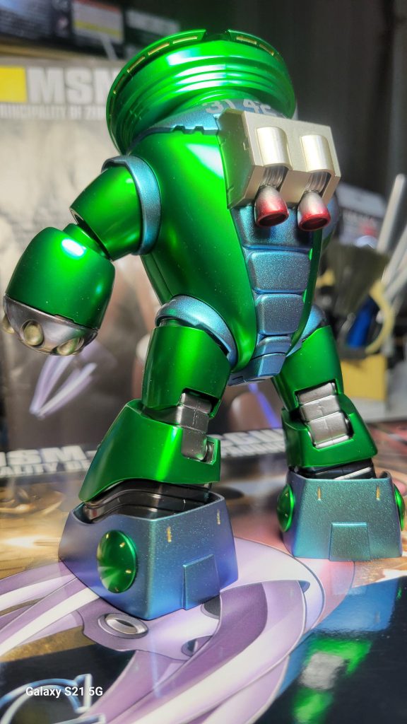 後ろからアッガイ！