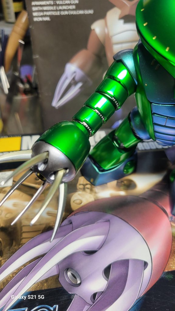 右腕アッガイ！