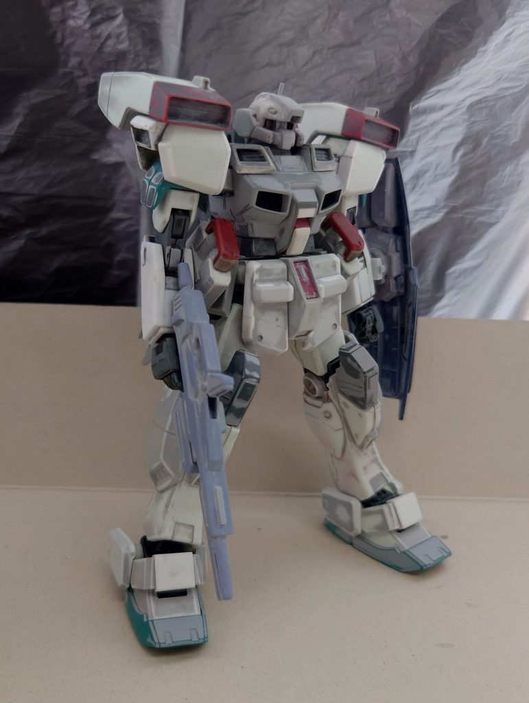 前腕部は完全新造、頭部も好みに合わせて大幅に形状を変更しています。