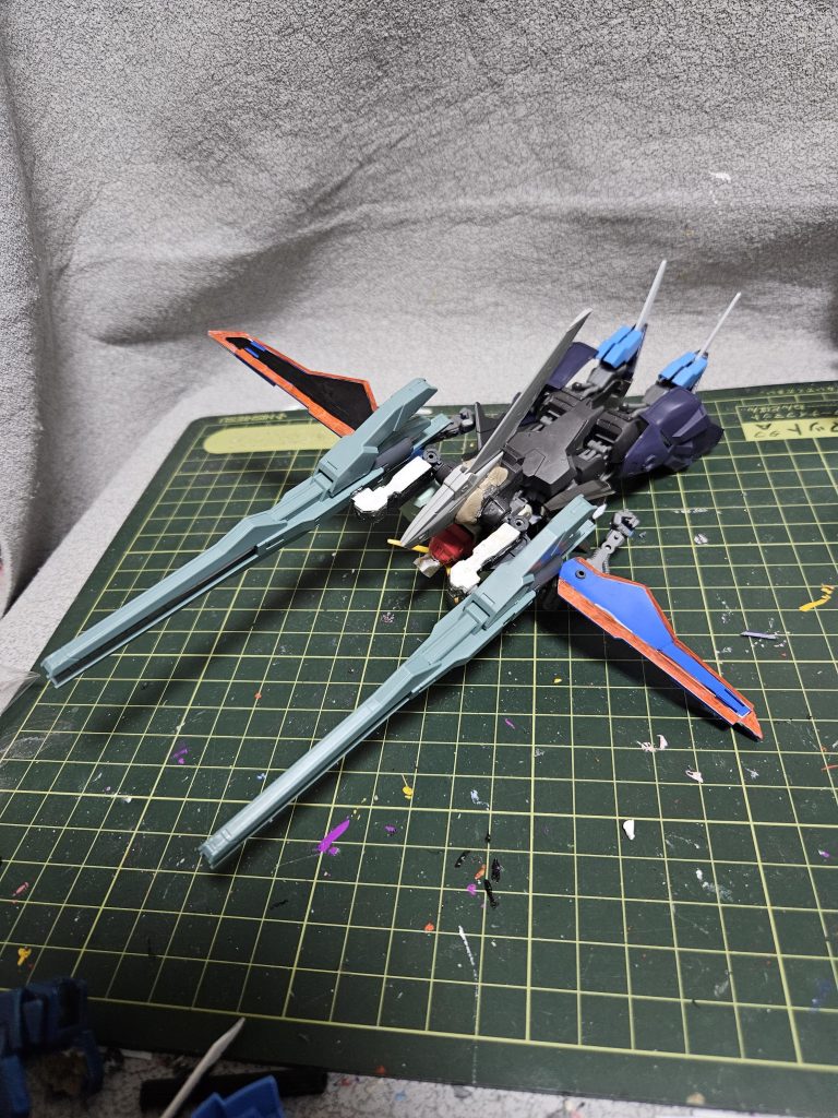 当初変形予定図。バックパックの重量が重すぎたので断念した