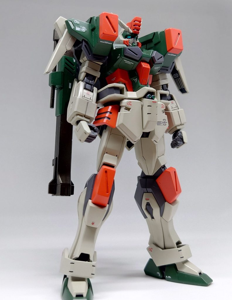 HGバスターから肩のミサイル部、バックパック、ガンランチャーとサブアームを移植しています。ベースとなったライトニングバスターは優秀なキットでしたので、スタイル変更は行わず、ディテール追加のみで仕上げました。