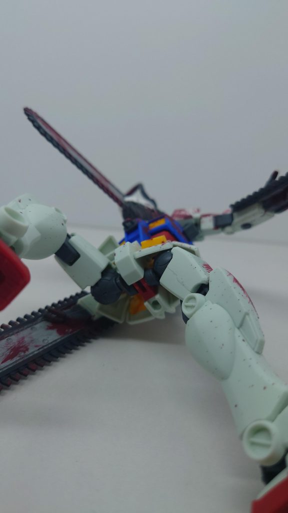 実は30mmの股関節を移植しているため、股関節は結構広く動かせます