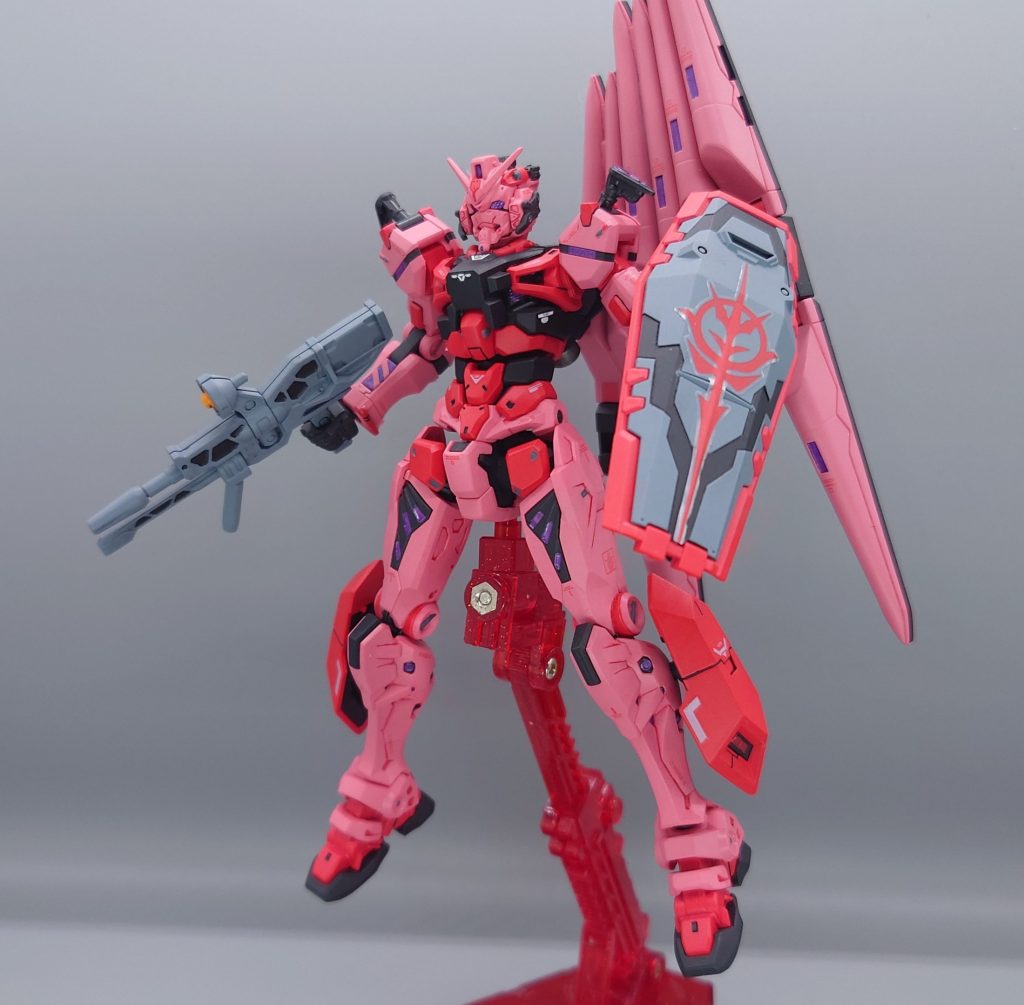 細かいところで赤色の箇所を増やしています。筆塗が下手なのでがんばってマスキングしましたが、まあ大変でしたね。