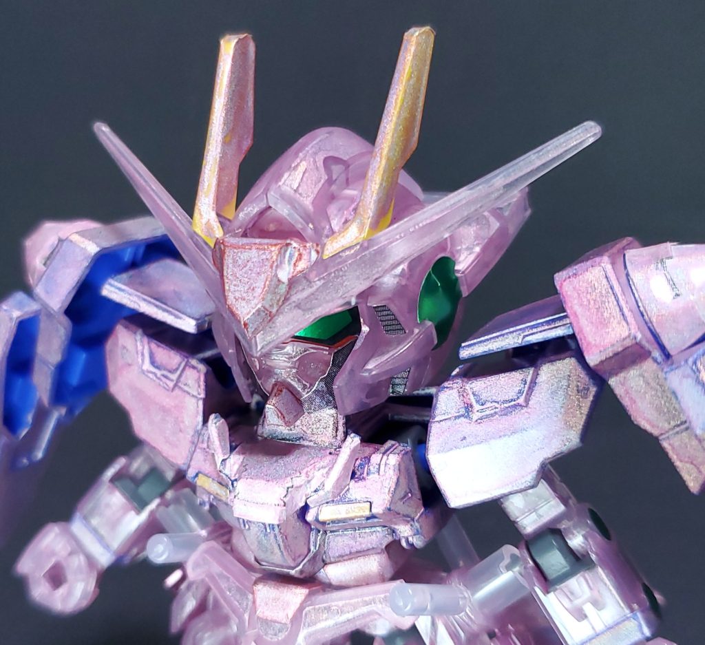 クリアパーツは裏側から塗装しています。