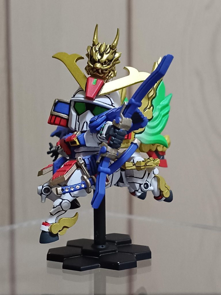 実は私、SDやBB戦士には触れて来なかったので、こちらのシリーズ系統は初の塗装だったのですが難しいですね(gundam-kao5)兜や鎧など、装飾や武装が複雑で苦労しました。BB戦士・SDシリーズの作品を投稿されてるモデラーさんスゴイですね。調べてみると、キットによってエグい肉抜き穴とか塗り分けとかがあって、可愛らしい見た目とは裏腹に、腕が試されるようなキットだなと感じました‼️