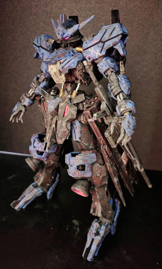 全身チラ見えするシリンダー各部のシルバーとゴールドがCOOL✨