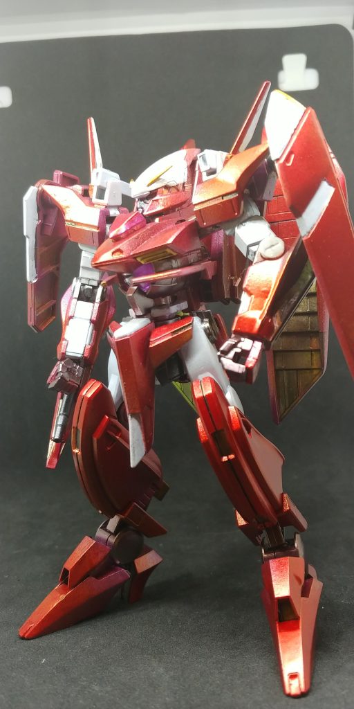 メタリックカラーマーカーのmagentaとGマーカーのロイヤルメタレッドでグラデーションな上から全体的にGマーカー新色パールゴールドとパールホワイトを 写真では実際の感じは全く出とりませんが