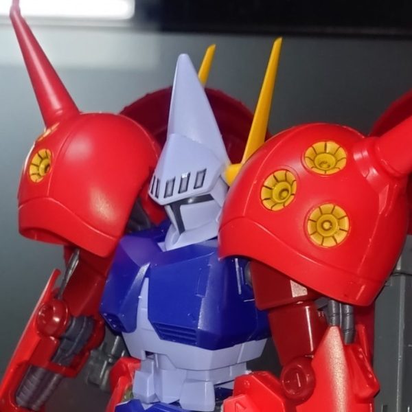 奇しくもギャン系２体製作中となってしまった…(・・;)一方はZZのギャンことRジャジャのパーツを使い赤いギャン。もう一方はシュトロームとイグザべと水星のギャンことミカエリスと派生ベギルベウをミキシングした白いギャン。赤白の組み合わせはアムロ&シャアのイメージがあるが個人的にはメルクリウス&ヴァイエイトの盾矛を彷彿とさせるなぁ(笑)二機並べる方向で調整してみるかな(笑)（1枚目）