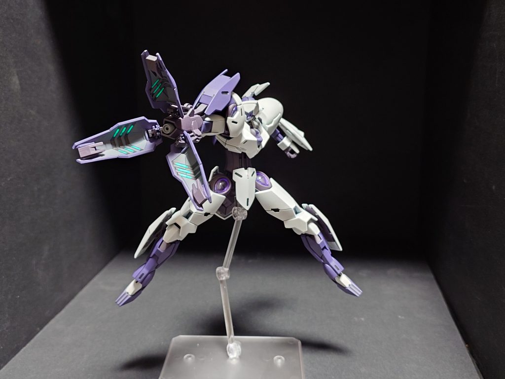 ビームブレイザー展開状態こういう腕そのものが武器になっているのはロマンがあってよいですね