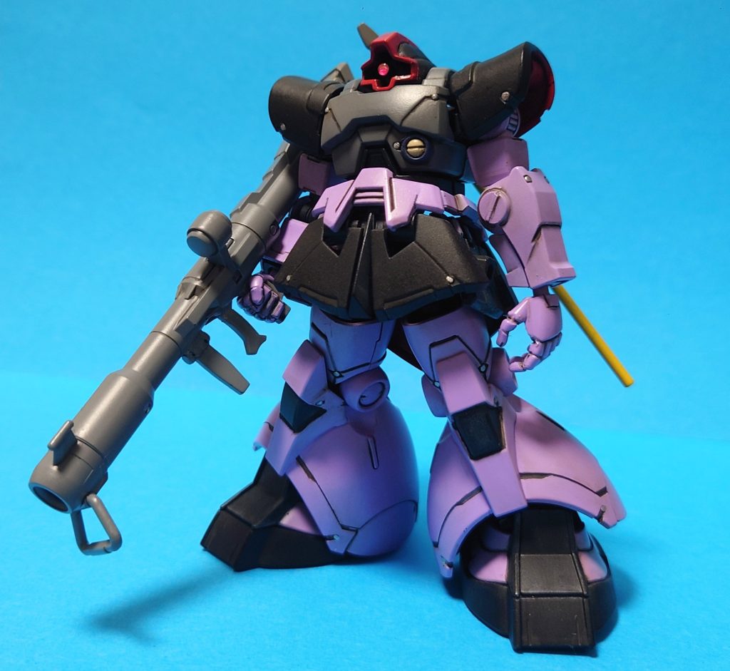 スジ彫りを彫り直して斜めになってるバズーカの持ち手を元の位置に戻しました。