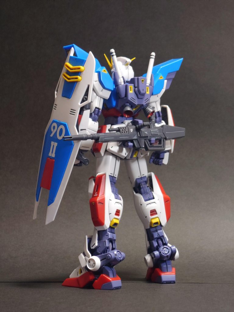 後ろ姿も情報量が多い！