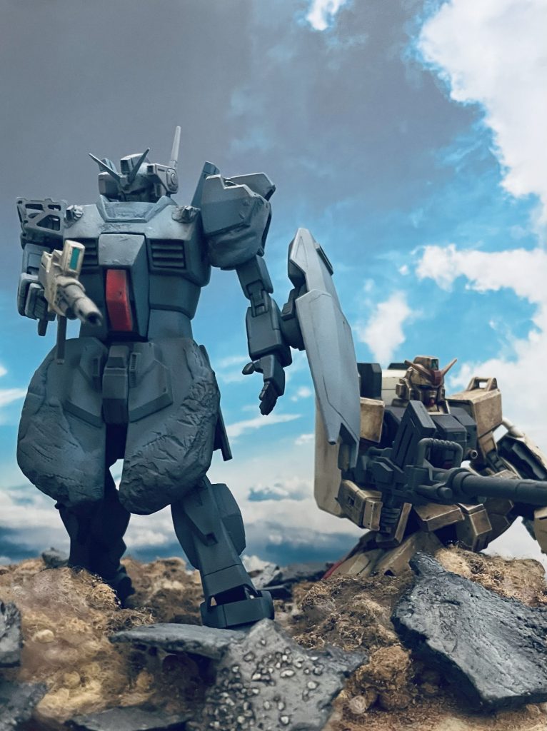 陸戦型ガンダムとのツーショットです。グレーを被せる前の状態です。