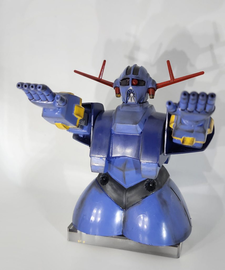 旧キットなのであまり可動はしません！が、要所要所関節は改造してるので、素組みよりかは多少のポージングが出来るようになってます！