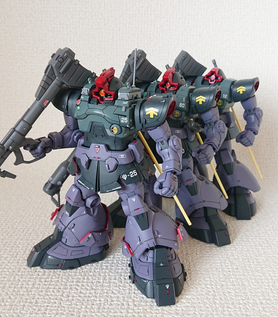 ジオン軍というか組織よりも、3人の固い絆が印象的です😁うちには、そんな友達も仲間もいませんが。