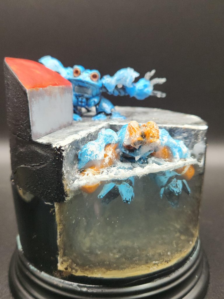 透明レジンで簡易的な水中表現。気泡とか意図して付けられたらよかったけど、それはまた何かの機会までに勉強せねば