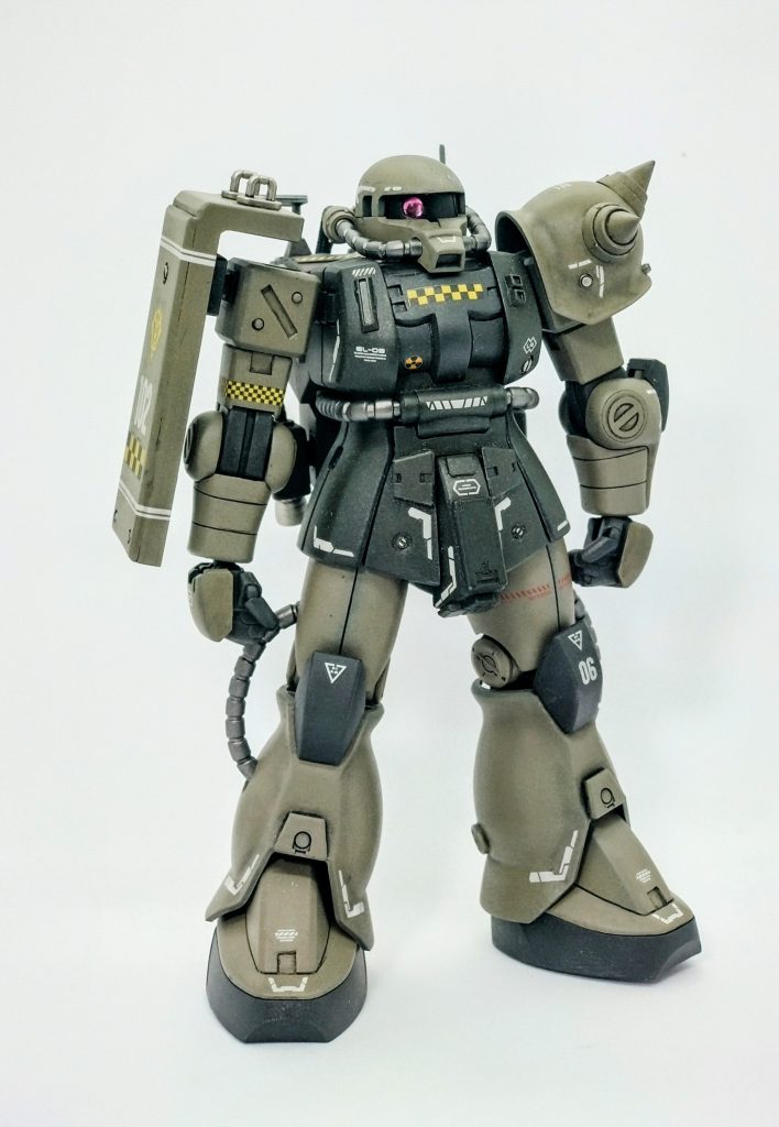 ・正面その1今回はなるべくシンプルに作る事をテーマにして装備や武器類は追加せず、ディテールアップやパーツの置き換えメインで作りました。