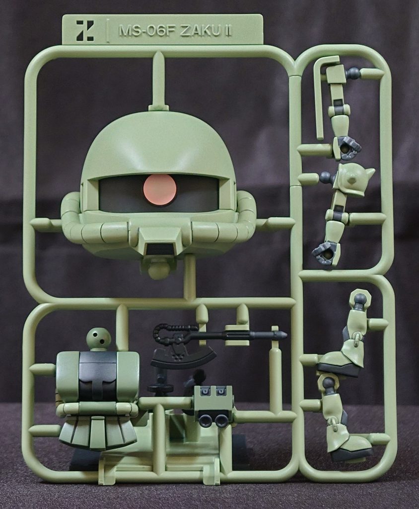 某家電量販店で見かけたので軽い気持ちで購入。気分転換に素組みのはずが、パーティングラインとゲート跡が気になり軽い気持ちでヤスリを持ったら…お約束の全塗装コースになりました（笑）