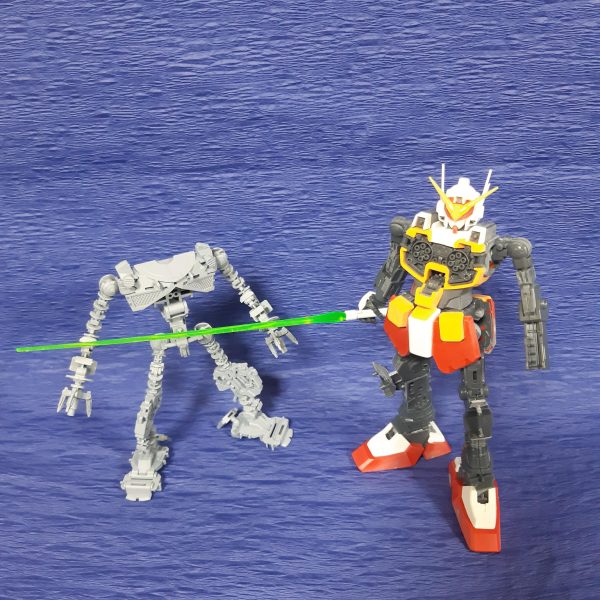 久しぶりの投稿になります。現在RGの量産型ズゴックとMGガンダムヘビーアームズを製作中ですが今回はヘビーアームズをUPさせて頂きます。仕事が忙しくなかなかですがボチボチがんばりたいと思います。また投稿します😃✌️（2枚目）