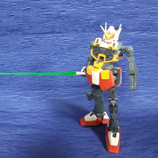 久しぶりの投稿になります。現在RGの量産型ズゴックとMGガンダムヘビーアームズを製作中ですが今回はヘビーアームズをUPさせて頂きます。仕事が忙しくなかなかですがボチボチがんばりたいと思います。また投稿します😃✌️（1枚目）
