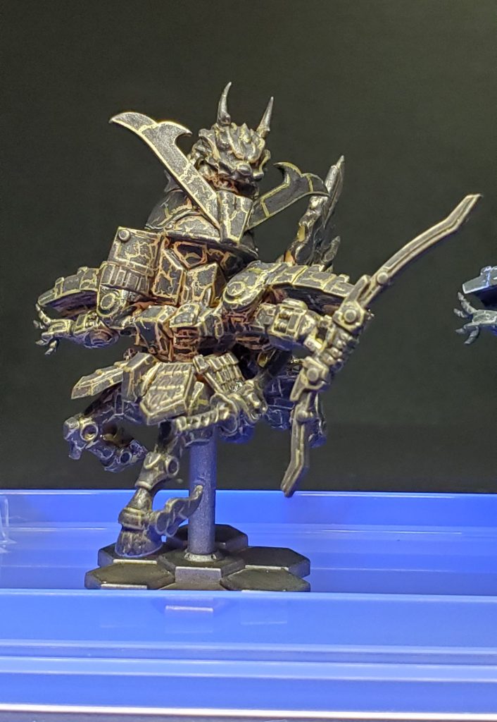 こっちは成型色が反応しているだけです