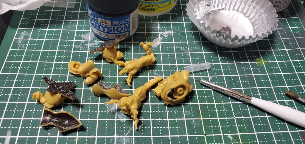 長〜い異形の腕が格好良いよねぇ。ということで異形繋がりでキュベレイ風なカラーにしてみたくなりました