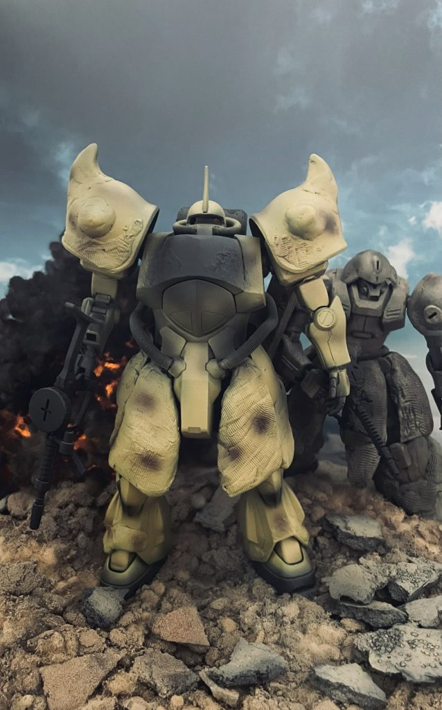 正面です。カラーリングはダークグレーを下地にクロメイトイエロープライマー(米空軍・英空軍艦内色)を被せています。レッドブラウンでスポット迷彩を施しました。