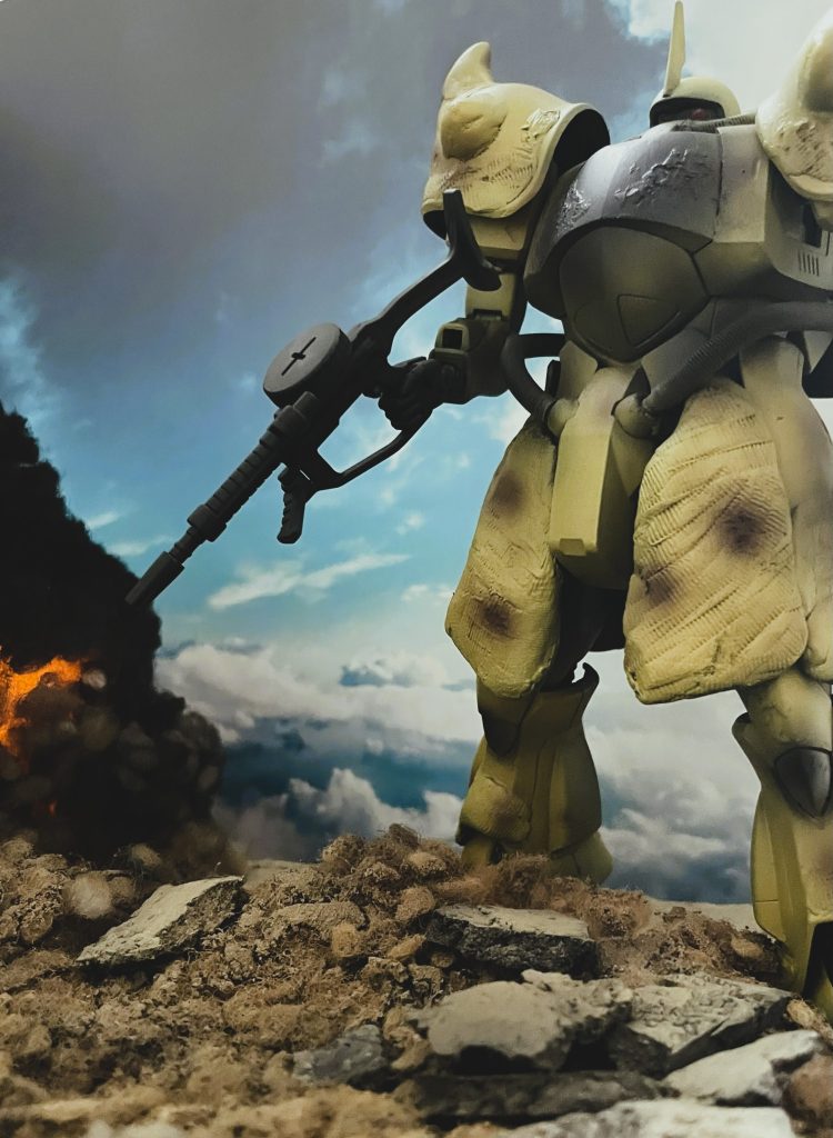 同右側面から。モノアイの「ギロリ」感が出ていればと。