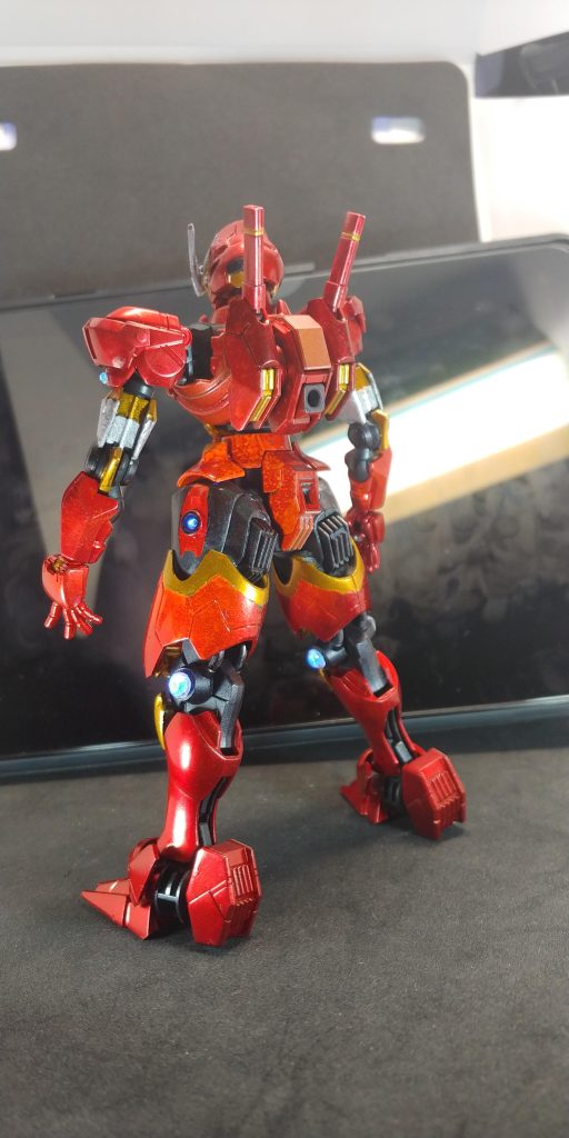 ビームサーベルは無しも考えましたが、付けましたガンダムエアリアル アイアンマン風ですので