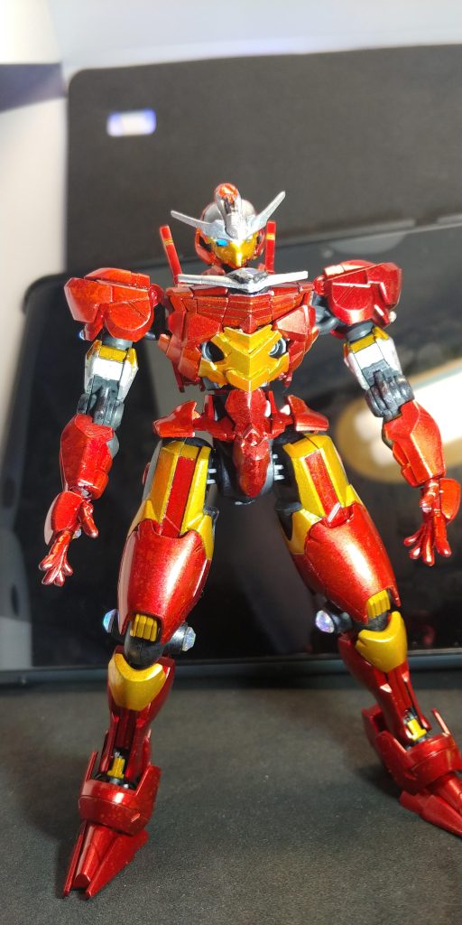 今回はロイヤルメタレッド、イエローゴールド、シャインシルバー、【Gブラック×ヘビーガンメタリック】、ヘビーガンメタリック、Gメタブルー METALLIC COLOR MARKERS  yellowガイアカラー  蛍光クリア