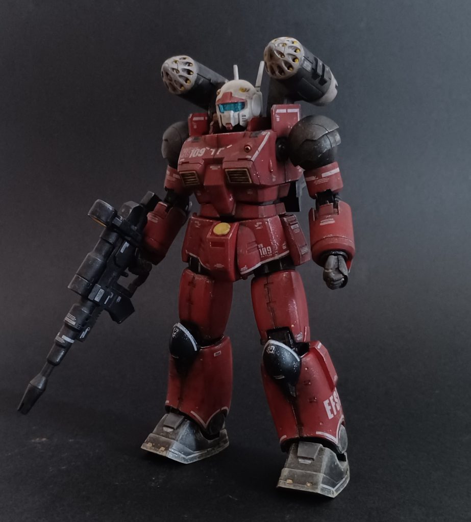 肩やら肘やら膝やらを黒く塗れるところは黒く塗りましてまぁ、正確には黒鉄色と申しますが。リアルタイプカラーに近付けようと思ったのであります。