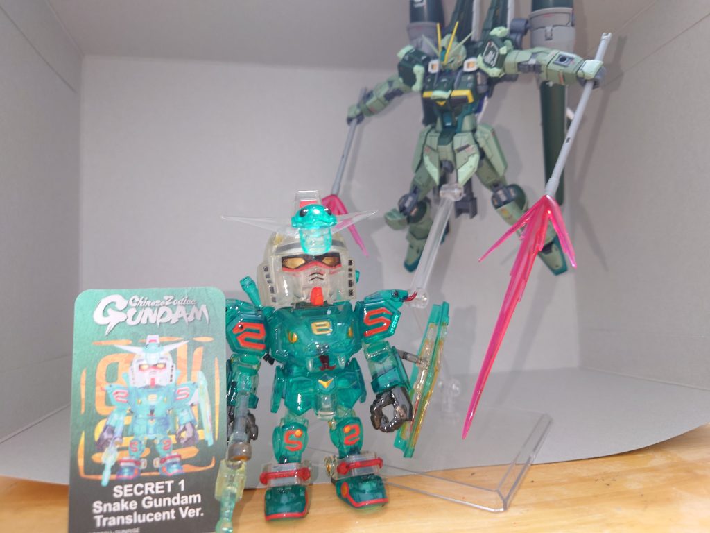 最後は緑繋がりで先日海外で購入したChineseZodiacGUNDAM と一緒にいわゆる干支ガンダムですねスネークガンダム逃げてー閲覧ありがとうございました