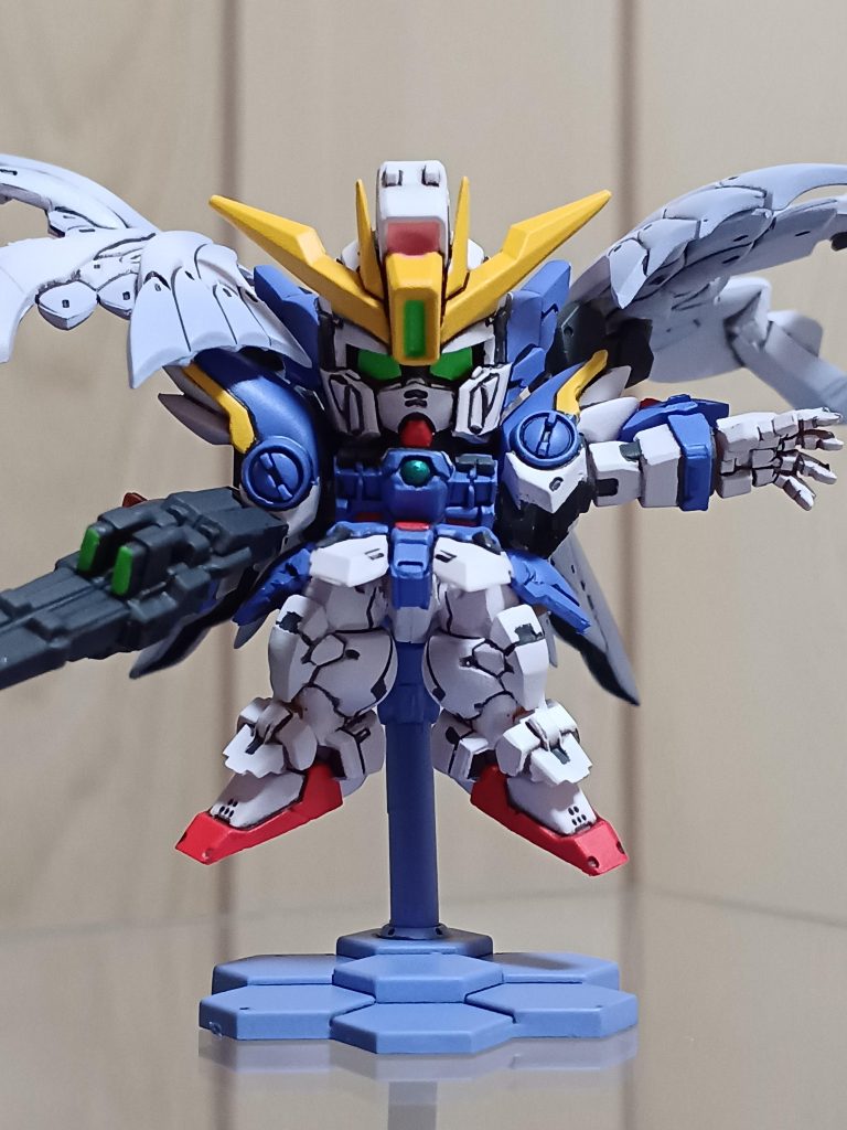 正面、寄りから。アーティファクトよろしく、スペリオルディファインもディテールが凄いですね😮マスキングが大変でしたが、個人的には精太の方が難しいと感じました。まぁ、正直どちらも大変なんですけどね(gundam-kao5)