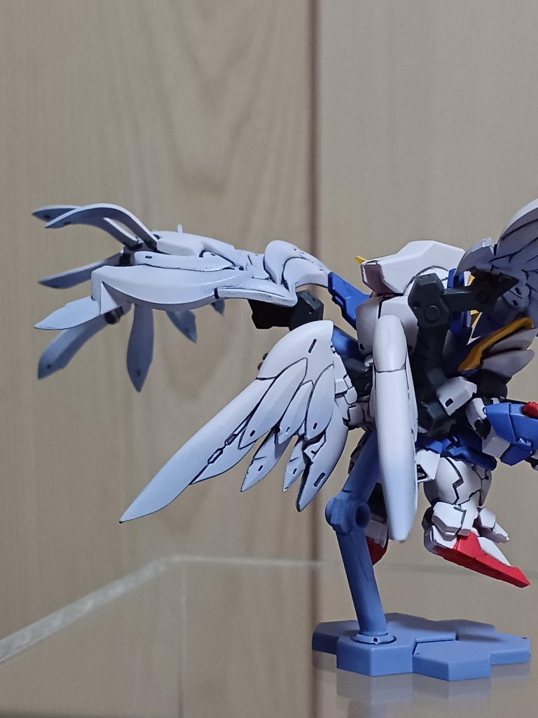 翼も後ろから一枚(gundam-kao6)