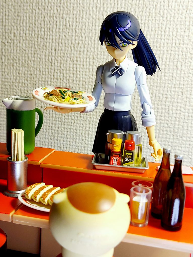 ↑地球のどこかでバイトしてるニャアン