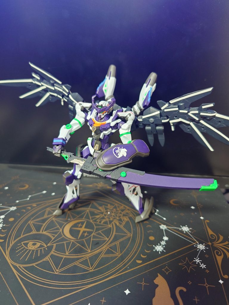 アニメで描かれず、スパロボでの装備としてマゴロク・E・ソードが出た時のカッコよさは外せない！またエヴァっぽく塗装してる方々のNERVのデカールも外せない！