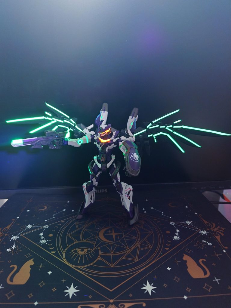 羽根があるとスーパーロボット大戦の主人公機になりますねwww