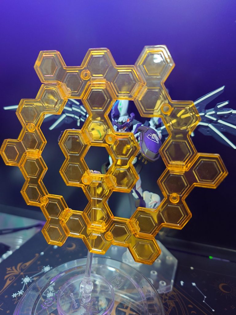 ガチャのバリアを使用してATフィールドっぽいバリアも作ってみました♪技術の上手い下手ではなく、「このアイデア面白い！」って思っていただければ嬉しいです。最後まで御覧いただき、ありがとうございました。