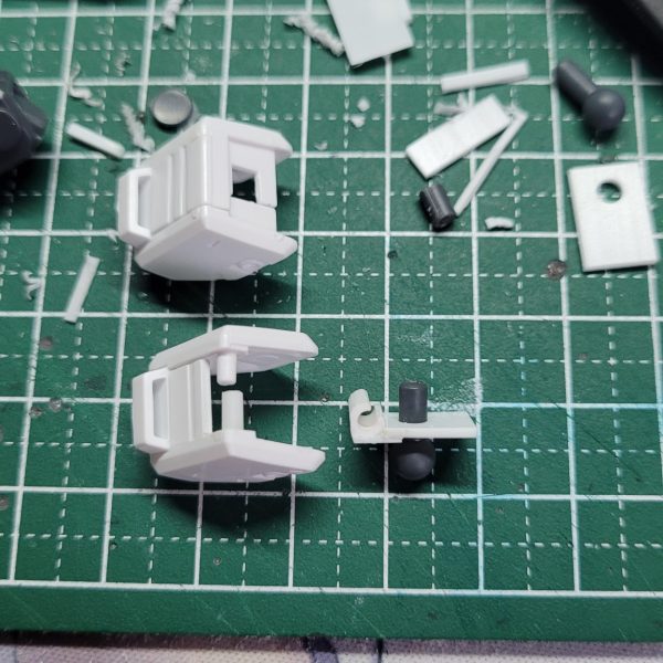 可動域拡張、各関節部改修をメインに作業してますまぁ気ままで隙間時間にですので、完成が怪しいのですが宜しくお願い致します（6枚目）