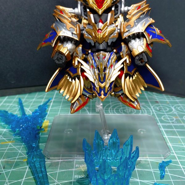 SDW アーサーガンダムMk-Ⅲスプレー＋筆塗りで塗り分けました。水性ホビーカラーのマジックリン拭き取りも試してみてまた。習作としてましたが、色々挑戦できてよかったです（3枚目）