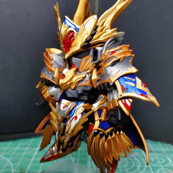 SDW アーサーガンダムMk-Ⅲスプレー＋筆塗りで塗り分けました。水性ホビーカラーのマジックリン拭き取りも試してみてまた。習作としてましたが、色々挑戦できてよかったです（1枚目）