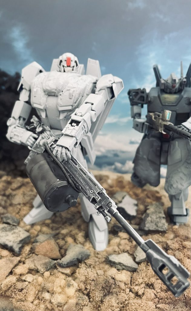 ラッカーパテで全体を覆った状態です。