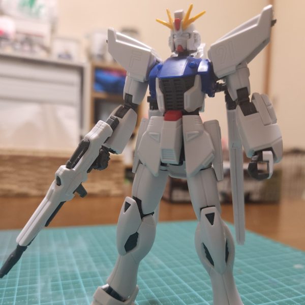 たまには素組みで作りたいやらアナザー系作りたいやらボヤいてましたが…やっぱりここに落ち着いちゃった… てことで塗装の練習も兼ねて…積んでたF91(2箱あるうちの1箱目)をまたもや作ります。はい。(通算n体目)（1枚目）