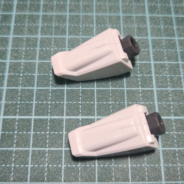 たまには素組みで作りたいやらアナザー系作りたいやらボヤいてましたが…やっぱりここに落ち着いちゃった… てことで塗装の練習も兼ねて…積んでたF91(2箱あるうちの1箱目)をまたもや作ります。はい。(通算n体目)（2枚目）