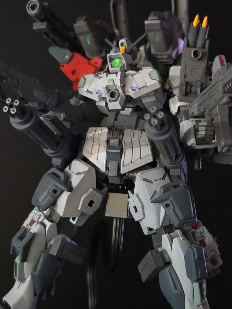 デュオ「こいつは…こいつの戦い方は!?」トロワ「……」デュオ「間違いない、てめぇトロワだな!何で裏切りやがった!?」トロワ「人違いだ…俺はトロワじゃない」デュオ「お、おいおい、マジかよ!」↑この掛け合い良いです!最後までご覧いただきありがとうございました。他の作品も見ていただけると嬉しいです。