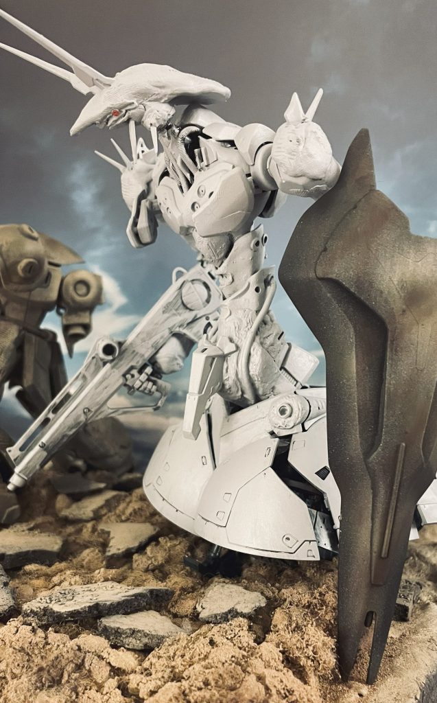 全身にラッカーパテを塗布し終えた状態です。