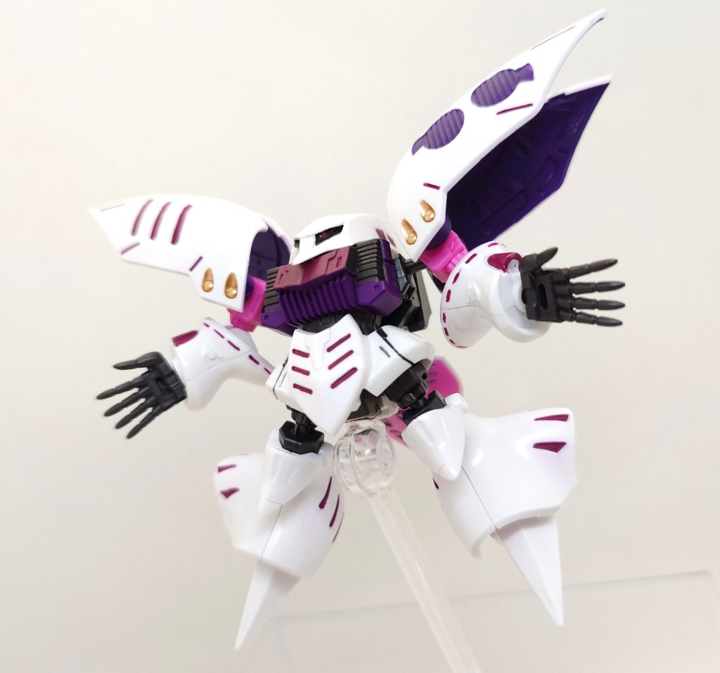 シタデルと水性ホビーカラーを筆塗で色を足してみました。固定ポーズなので写真は1枚です(zaku-kao4)ファンネルエフェクトも買っておけば良かったかも…(zaku-kao4)