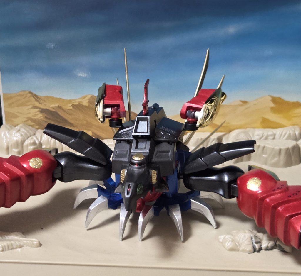 呪導武者クラヤミいかにも合体用素材という感じですが、それでいてプロポーションはかなりまとまっています。