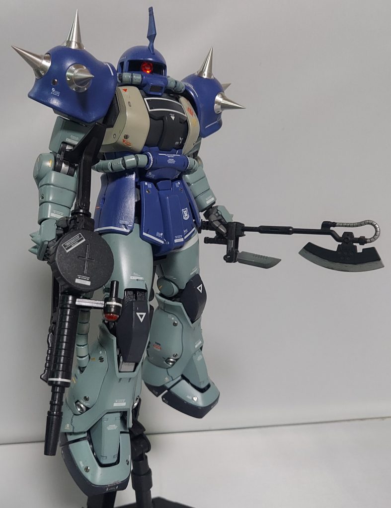 ベースはMGドズルザクを使用いつも通りメタルパイプ、マイナスモールド追加スパイクはメタルスパイクに交換(っ ´ロ` )ノ設定画を参考にデカール&細部はアドリブデカールなの(@ ̄ρ ̄@)