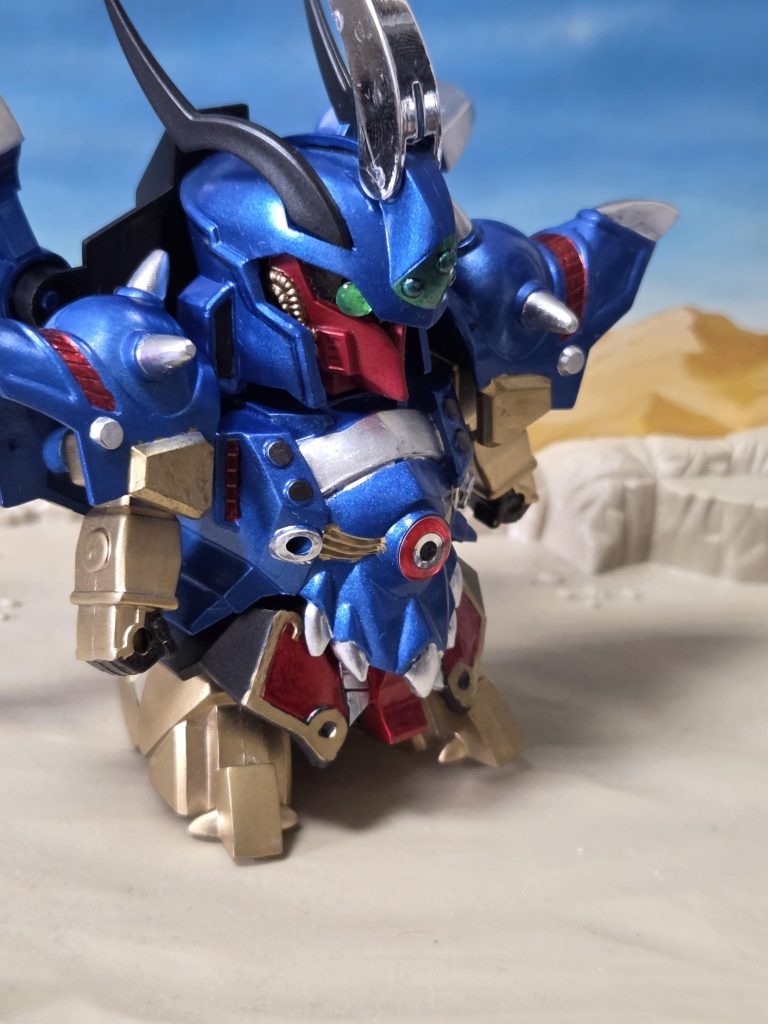 先に作った魔殺駆と同様にモノアイ稼働化してます。でも正面向くとわからない…。